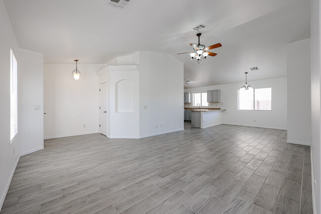 Building Photo - 4Bed/2Bath House at Watson Rd/Yuma Rd! $39...