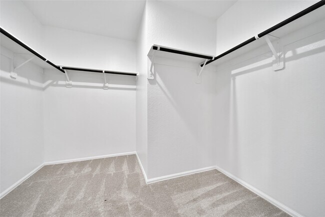 Building Photo - 17715 Grv Hl Dr