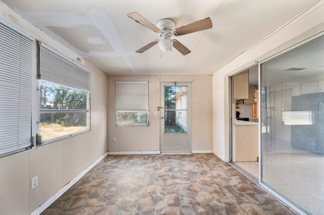 Building Photo - 4719 Blossom Dr