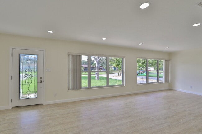 Building Photo - 5941 4th Ave N