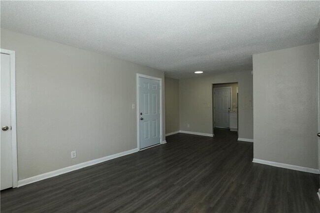 Building Photo - 2065 Alison Ct SW