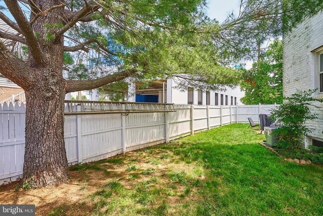 Building Photo - 2169 N Brandywine St