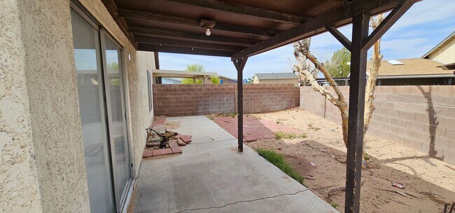 Building Photo - 3 Bedroom Single Story Townhome