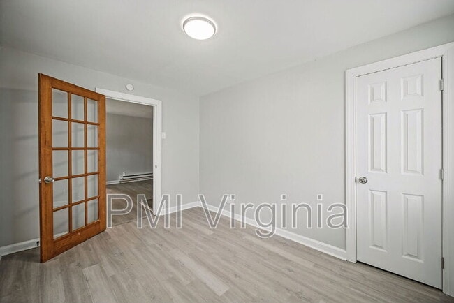 Building Photo - 3407 Essex Cir
