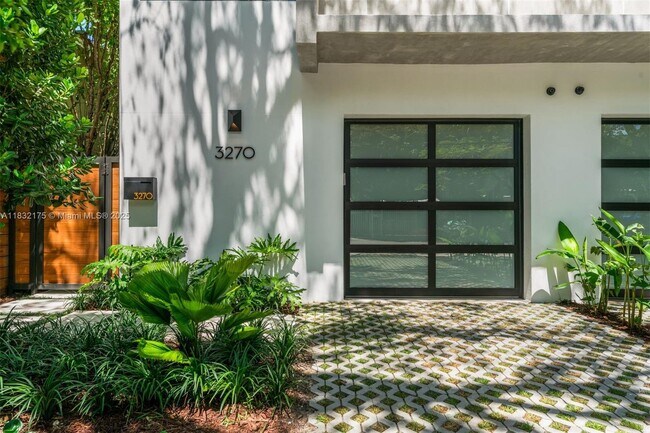 Building Photo - 3270 Gifford Ln