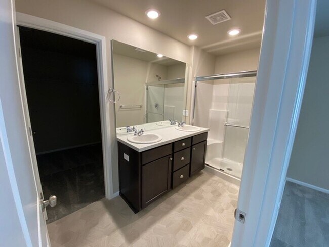 Building Photo - Spacious, modern 5-bed, 2.75-bath in sought-after Daisy Crossing Community in Sultan