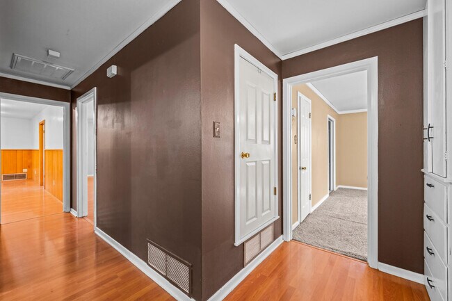 Building Photo - 3423 56th St