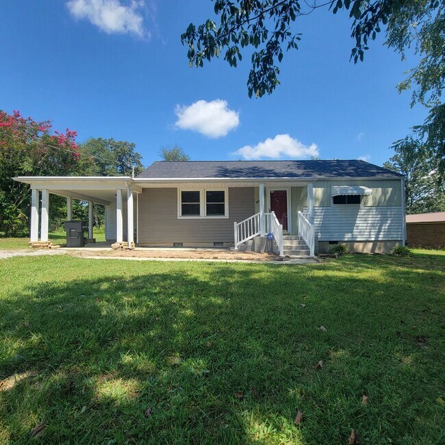 Primary Photo - 2 Bed, 1 Bath House-Cookeville City Limits