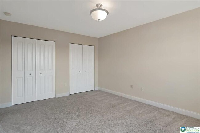 Building Photo - 202 McNair Cir