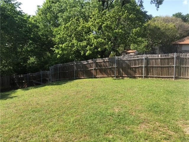 Building Photo - 702 Creekside Dr