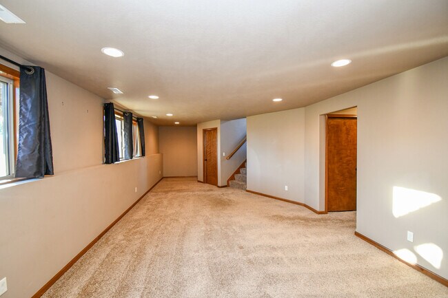 Building Photo - 5512 South Culbert Avenue