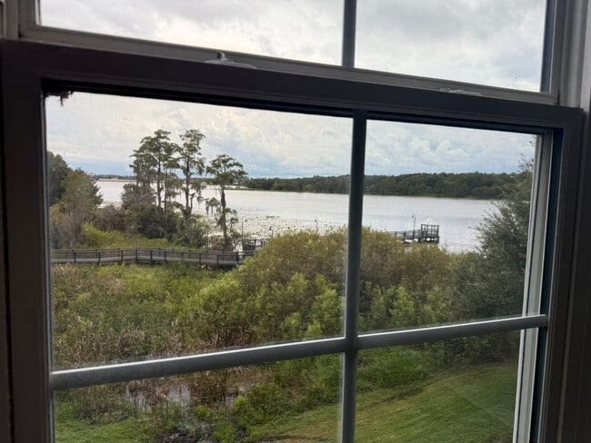 Building Photo - $1950 | 3-Bedroom 2-Bath Condo | Fully Ren...