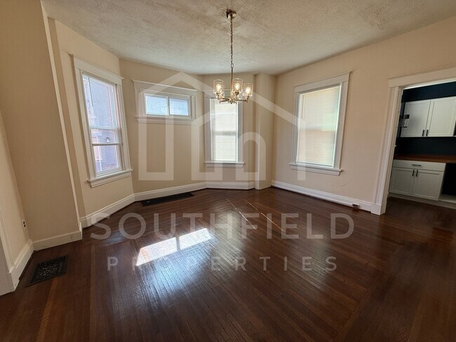 Building Photo - 1537 Ruth Ave