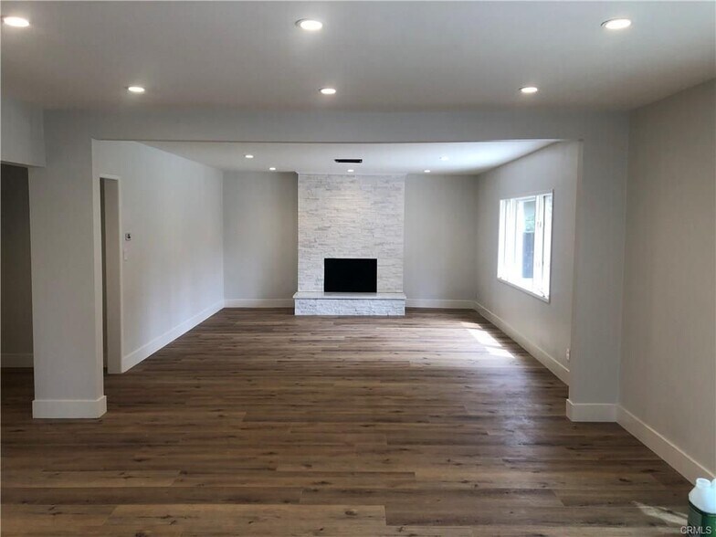 Building Photo - 23142 Dolorosa St