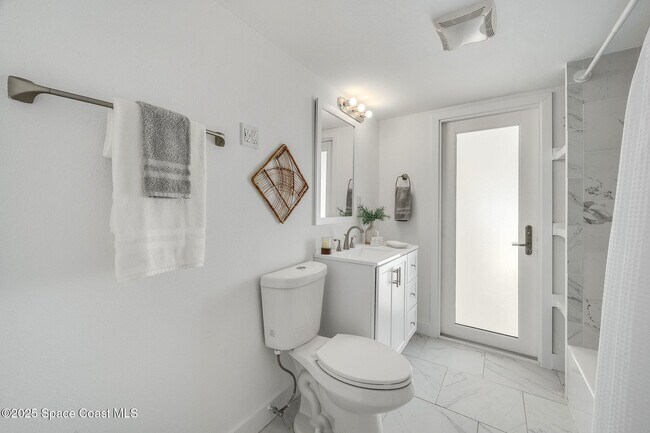 Building Photo - 458 Sandpiper Dr