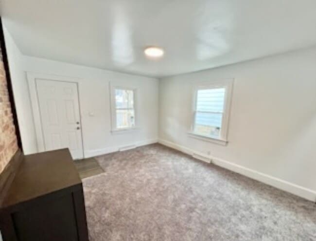 Building Photo - 918 Gaston Ave