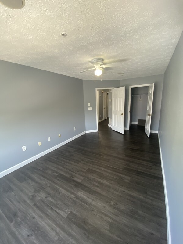 Building Photo - 8025 Brookstone Ct