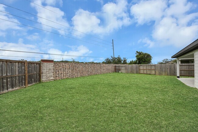 Building Photo - 1618 Westway Dr