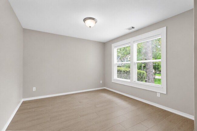 Building Photo - 6 Orion Star Ct