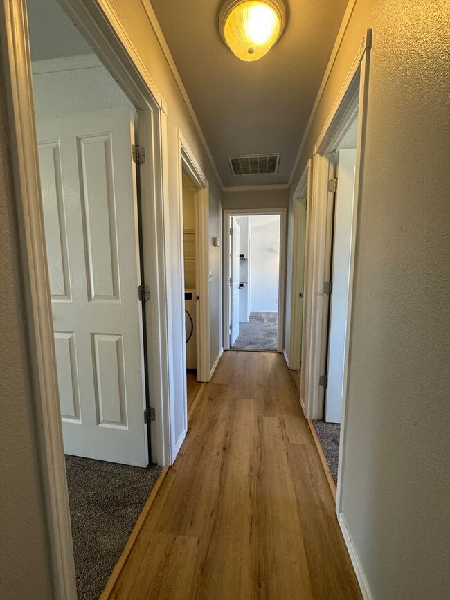 Building Photo - Spacious & Modern 3-Bedroom Home for Lease...