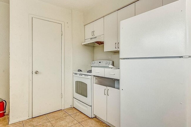 Building Photo - 13159 High Star Dr