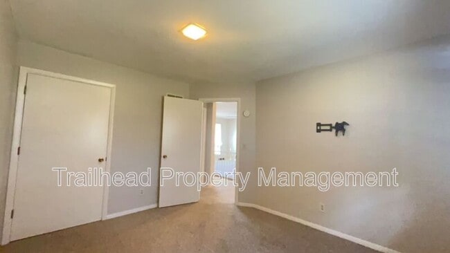 Building Photo - 6109 N Broadway