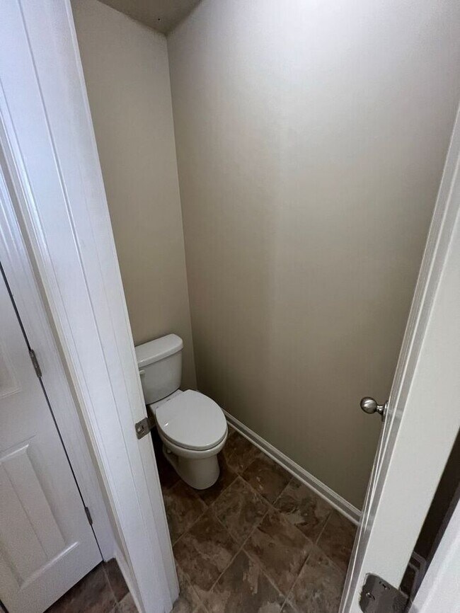 Building Photo - Beautiful 3-Bedroom, 2.5-Bath Home in Established Community!