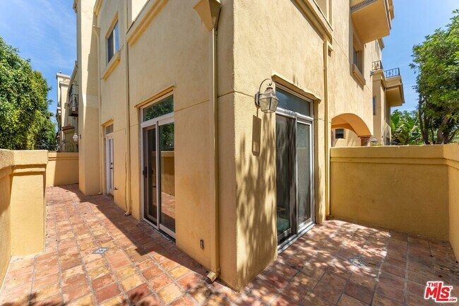 Building Photo - 2311 Schader Dr