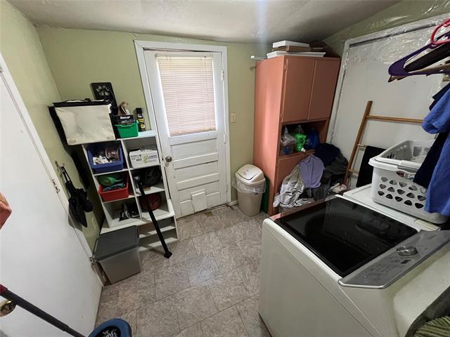 Building Photo - 684 N Graham St