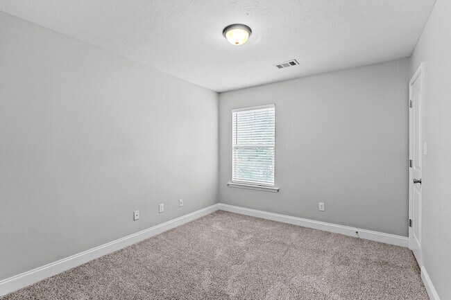 Building Photo - 1132 Sierra Ln