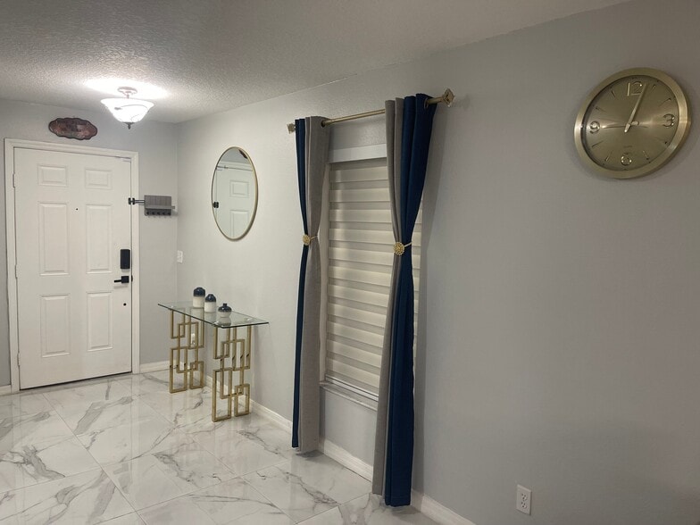 Building Photo - 180 Walnut Crest Run