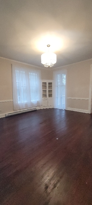 Building Photo - 233 S Prospect St