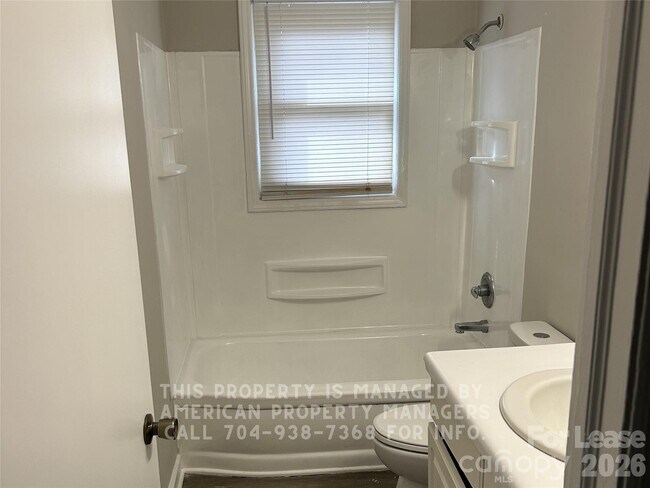 Building Photo - 501 Rosemont Ave