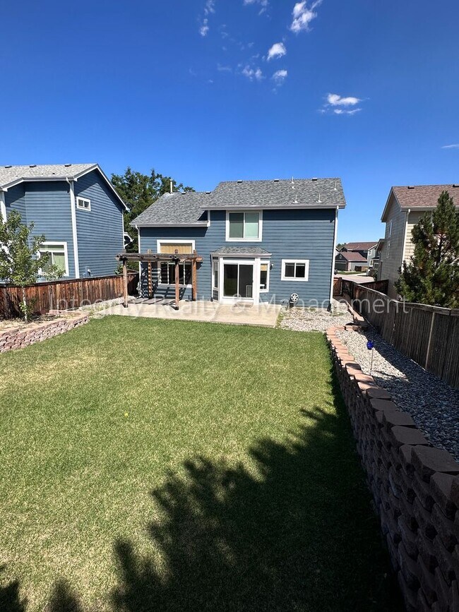 Building Photo - 10163 Foxridge Cir