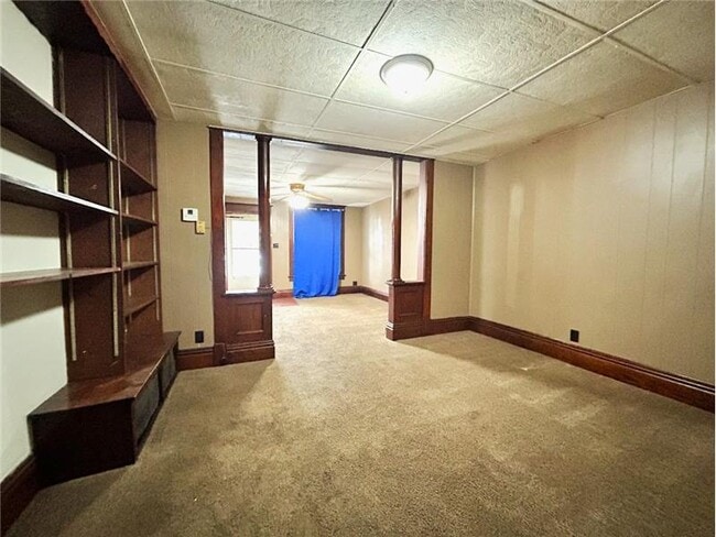 Building Photo - 214 W Warren St