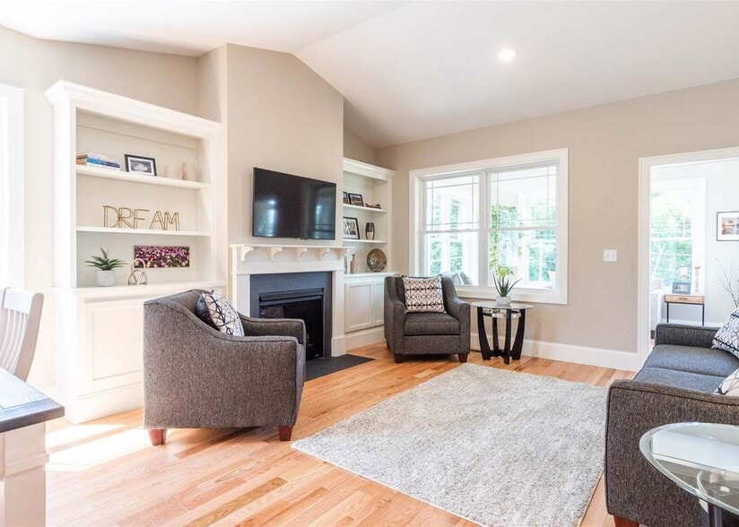 Living Room Model - 32 Abenaki Cir