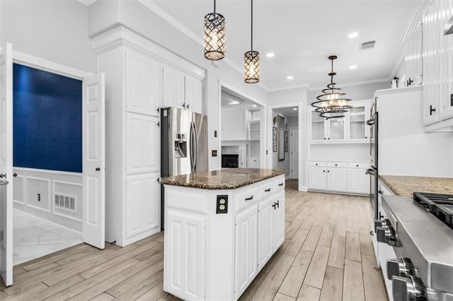 Building Photo - 4404 Hollow Oak Dr