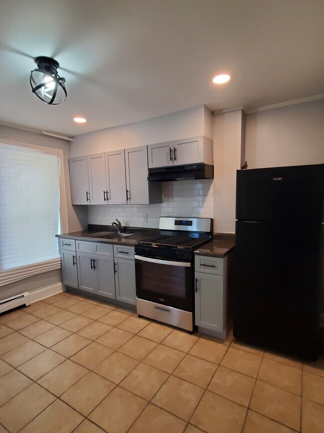 Building Photo - 85 Mill St