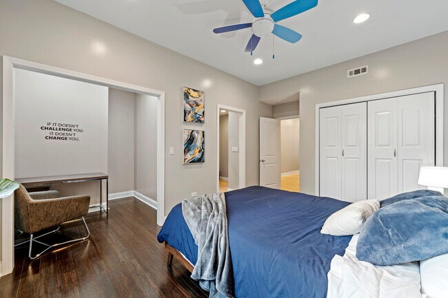 Building Photo - 2630 S Throop St
