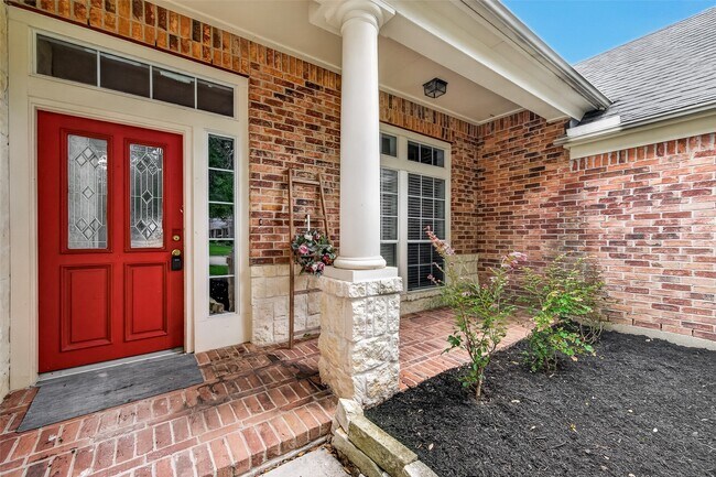 Building Photo - 706 Silver Creek Cir