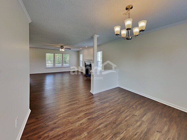Building Photo - 116 Academy Ln