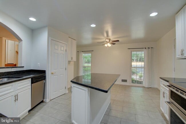 Building Photo - 11621 Sourwood Ln