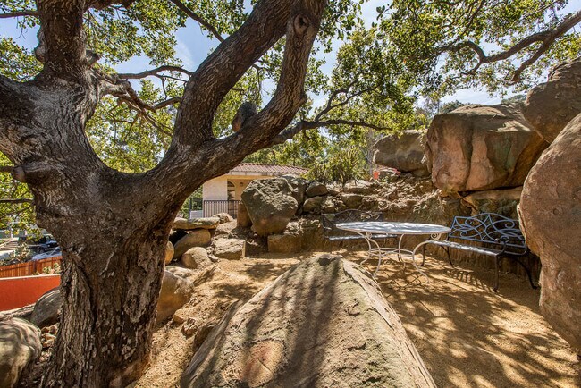 Building Photo - 7846 Lilac Ln