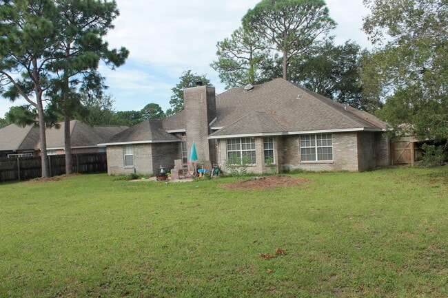 Building Photo - 63 Norwich Cir