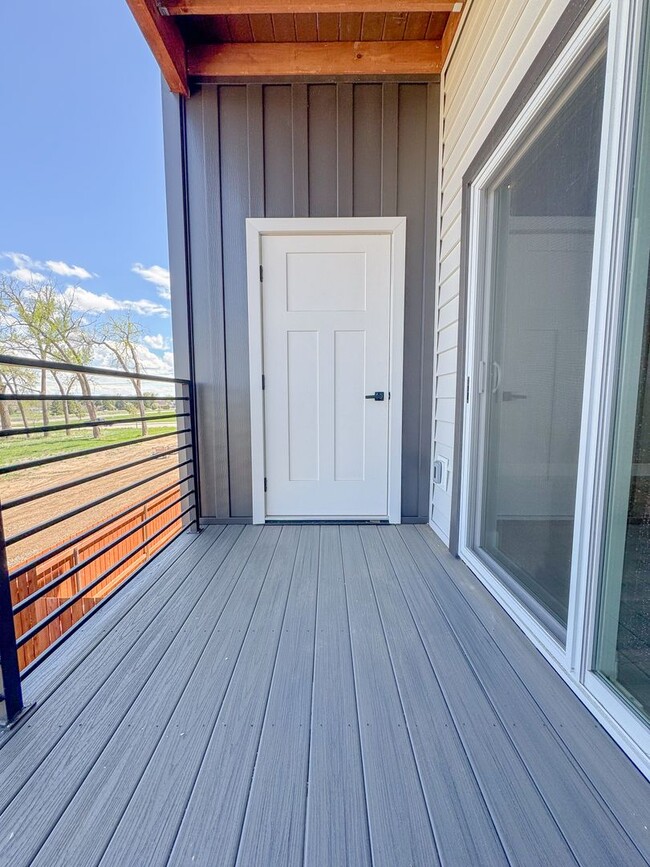 Building Photo - Pet Friendly 2 bed/ 2 bath unit at Soldier Ridge!