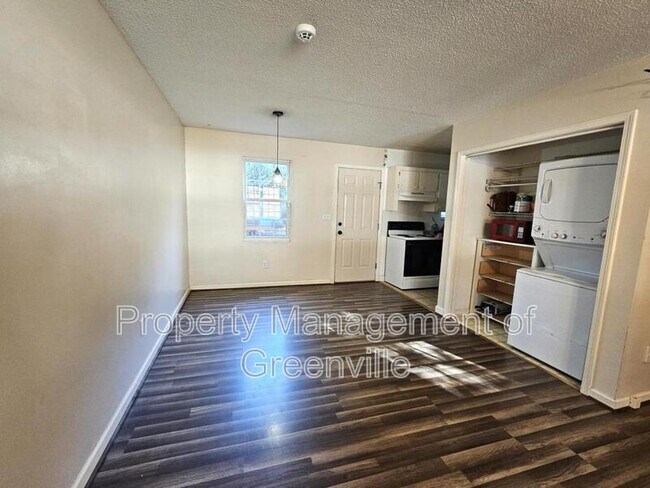 Building Photo - 107 Fowler St