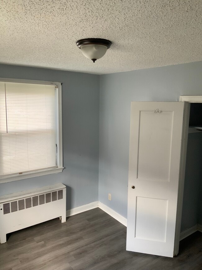 Building Photo - 6254 Everett Ave