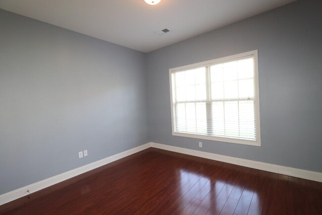 Building Photo - 417 Courchelle Dr