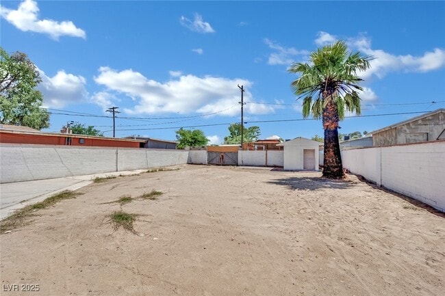 Building Photo - 2016 Linden Ave