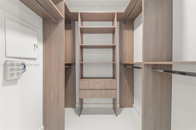 Building Photo - 851 NE 1st Ave